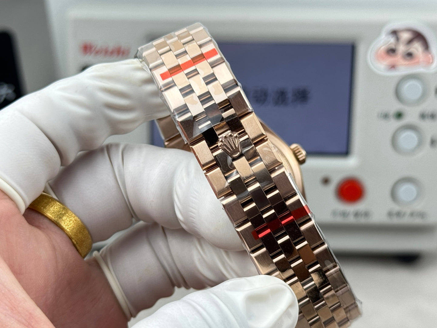 Rolex Land-Dweller Gold White Motif Dail